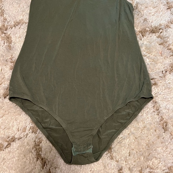Olive Green V-Neck Bodysuit by BKE Red size large - Picture 2 of 5
